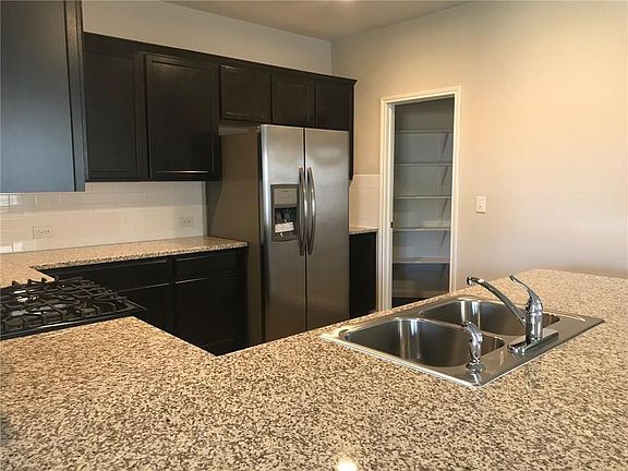 4th image of 110 Quarton Dr