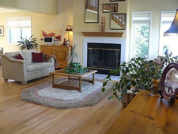 Beautiful Vaulted Ceilings!