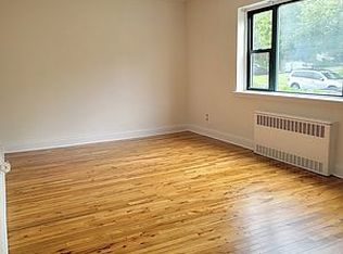 89-08 218th Pl #1R, Queens Village, NY 11427