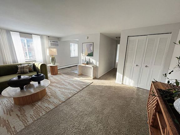 3rd image of 18 N Oak Ave #B09
