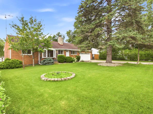 8885 Cardwell St, Livonia, MI 48150