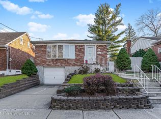 84 Leslie Ave, Staten Island, NY 10305