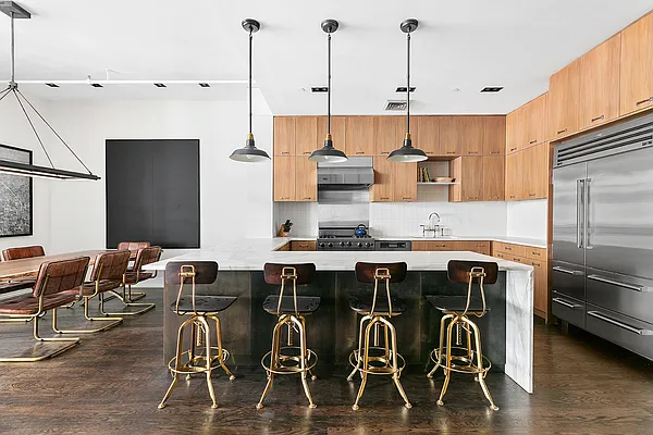 Rented by Compass | media 19