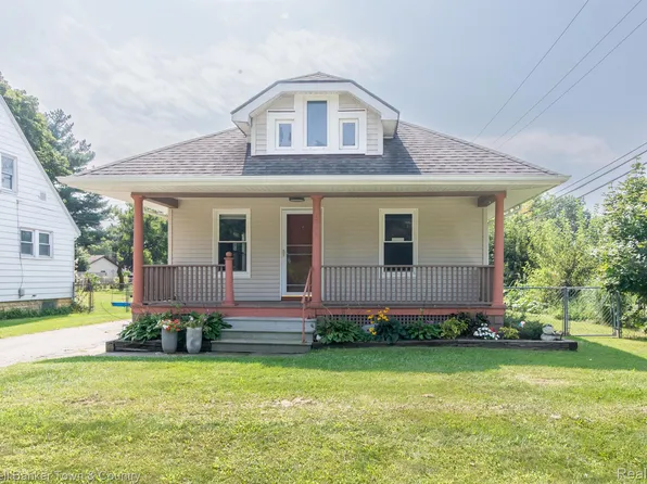 1025 Michigan St, Brighton, MI 48116