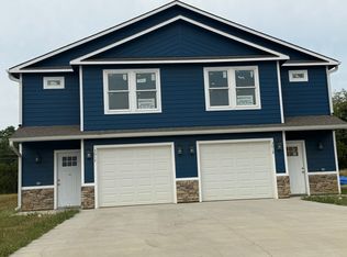 3026 NW Magnolia Ave, Topeka, KS 66617