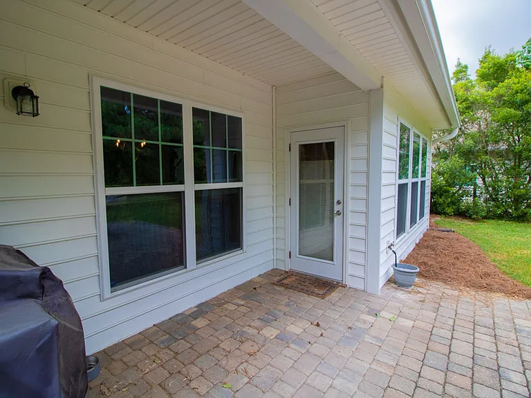 4 Gresham Ln — Photo 41
