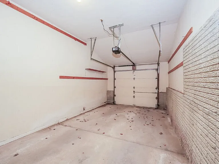 9471 Madison Ln — Photo 15
