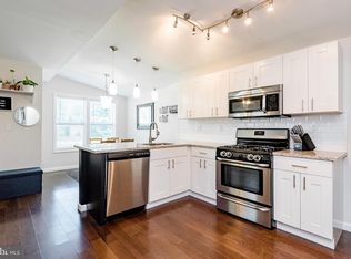 224 Saint James Dr, Glen Burnie, MD