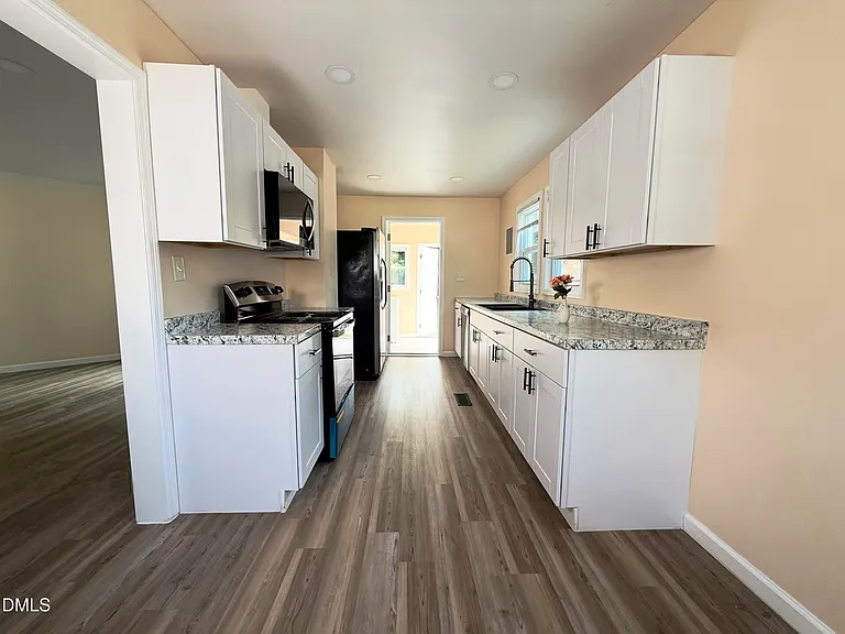 417 North St — Photo 9