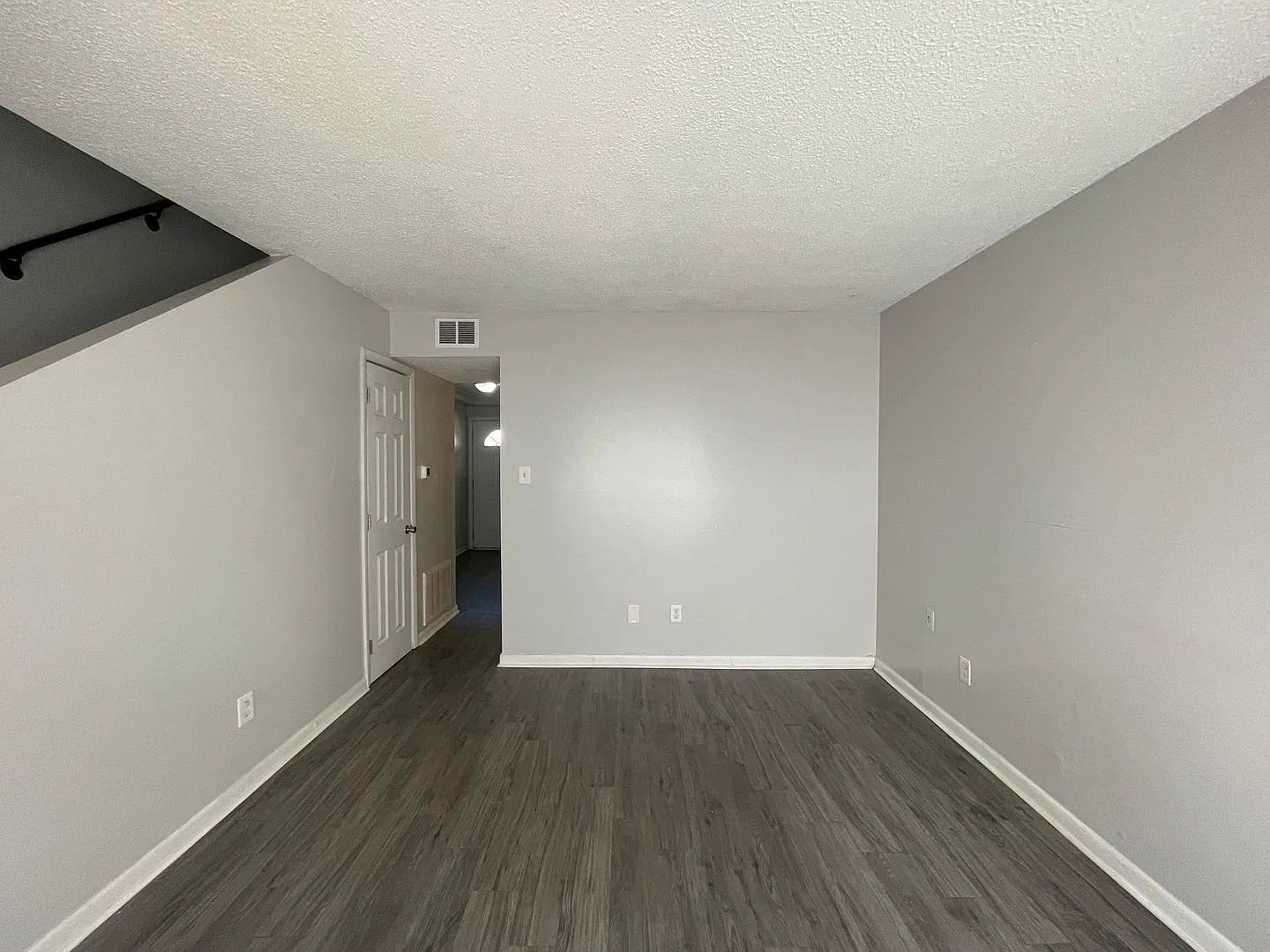 2 bed, 1.5 bath, $875 — Photo 3