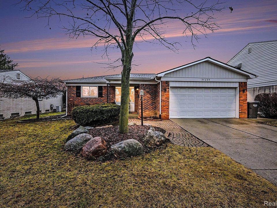 1st image of 31429 Edgeworth Dr