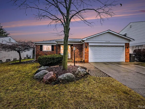 31429 Edgeworth Dr, Madison Heights, MI 48071