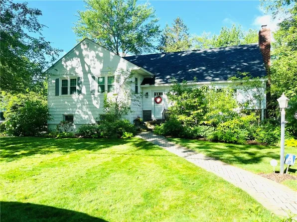 4 Stanton Circle, New Rochelle, NY 10804