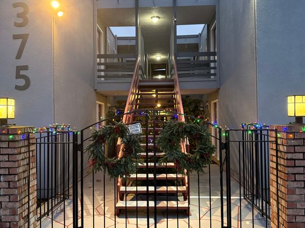 375 NE Elliott Ave APT 3