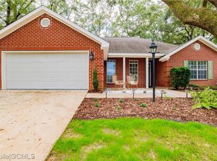 620 Lakeview Woods Dr, Mobile, AL 36695