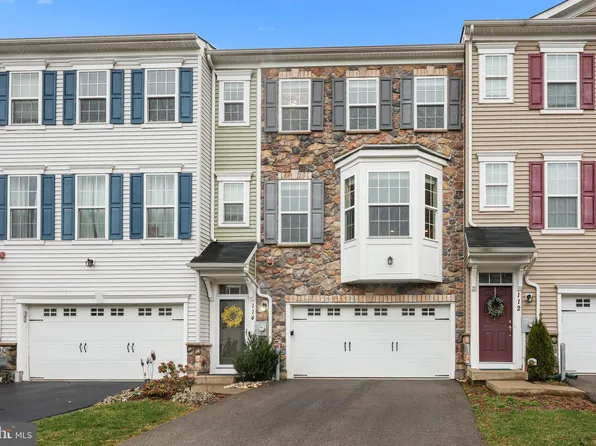 114 Graystone Dr, Trevose, PA 19053