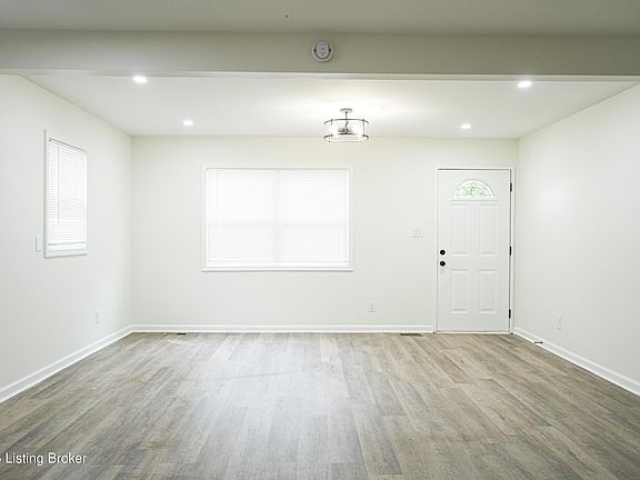 4th image of 4210 Miami Ave