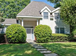(Undisclosed Address), Southampton, NY 11968