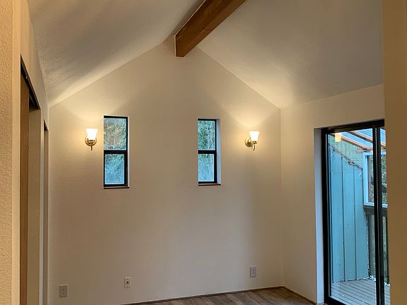 5th image of 31714 NE 157th St