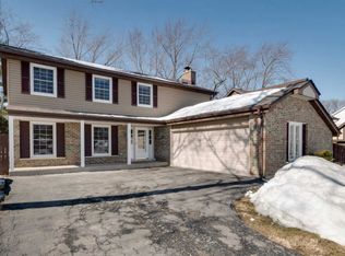 7920 Winter Circle Dr, Downers Grove, IL 60516