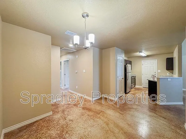 1013B Llano Ct — Photo 7
