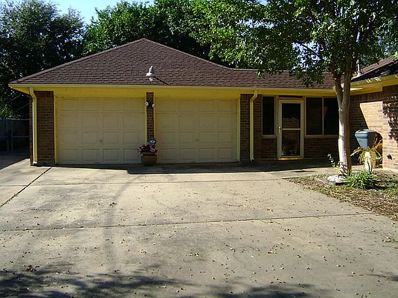 4th image of 1919 42nd Ave N