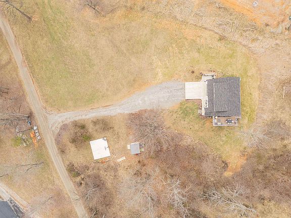 4th image of 6316 Honeysuckle Ln