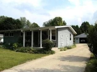 715 Luke Ave, Waukesha, WI 53186