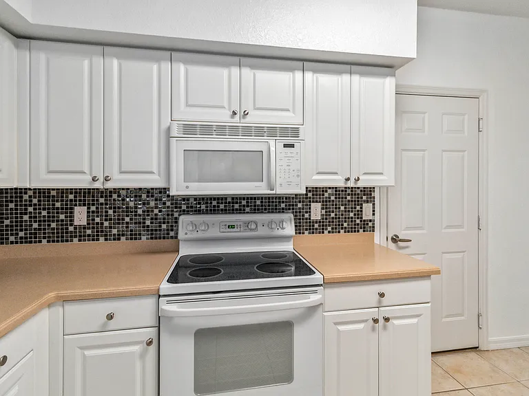 6351 Bay Cedar Ln — Photo 9