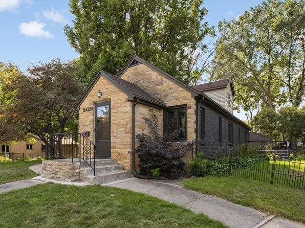 1251 Macarthur Ave, West Saint Paul, MN 55118