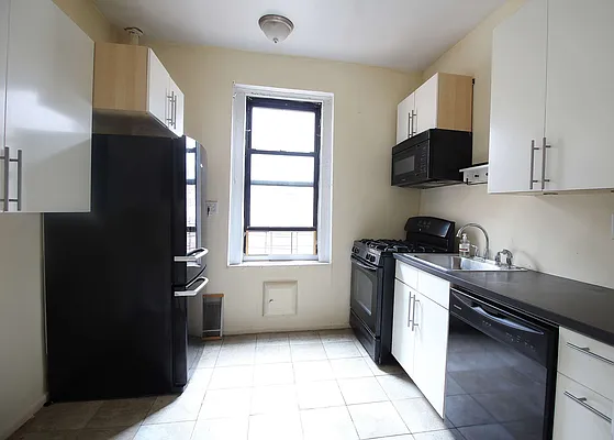Rented by Julianna Realty Corp | media 2