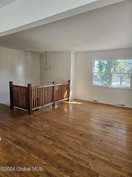 4th image of 2315 Spruce Dr