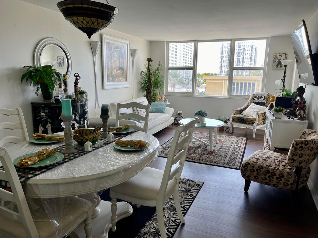 201 N Ocean Boulevard #302, photo 4