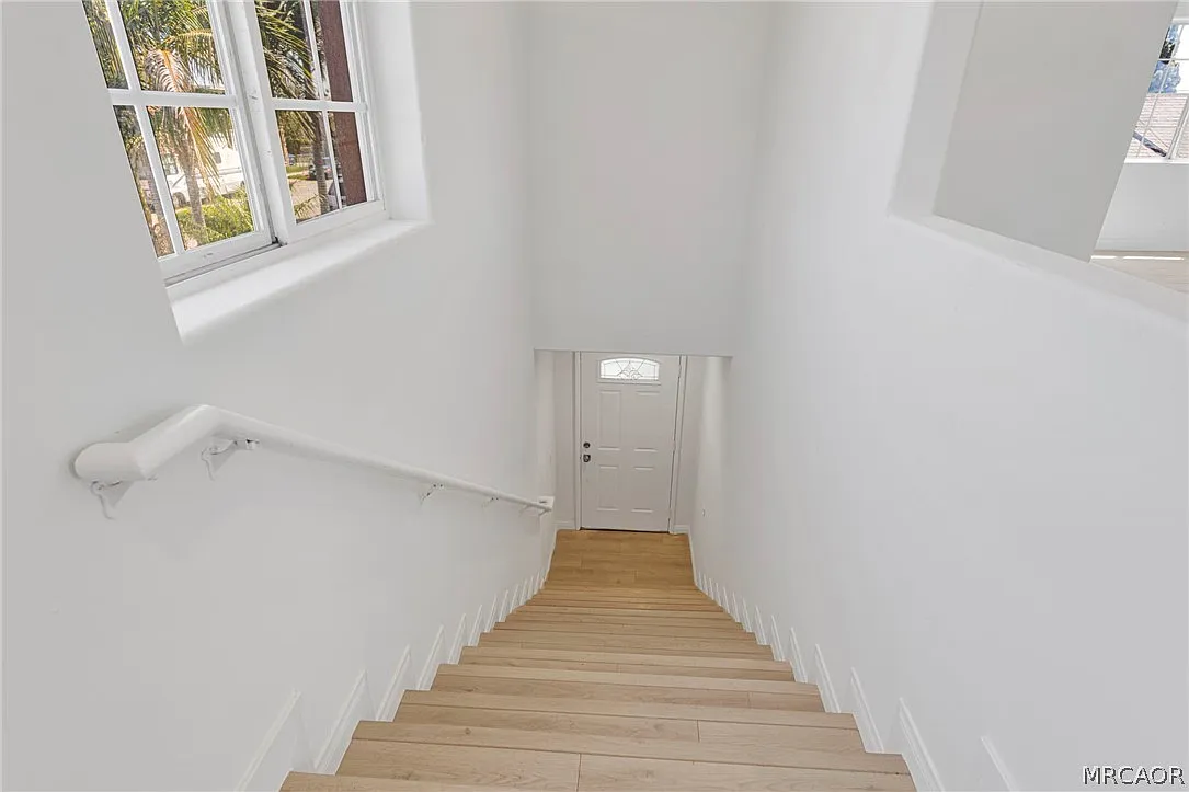 3 bed, 2660 sqft, $3,550 — Photo 4