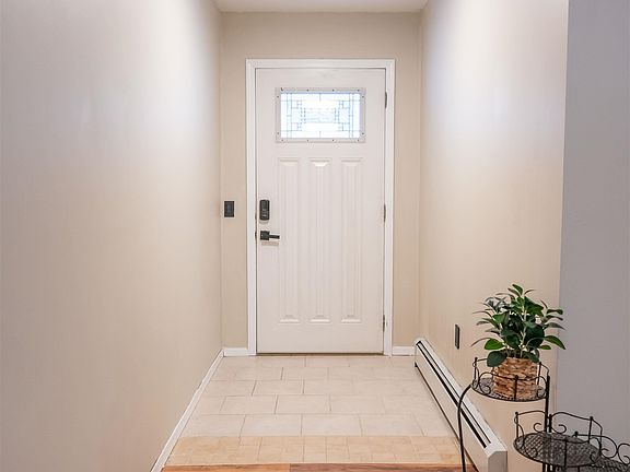 3rd image of 5565 Cottonwood Rd