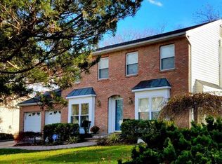 32 Whitebirch Ln, Commack, NY 11725