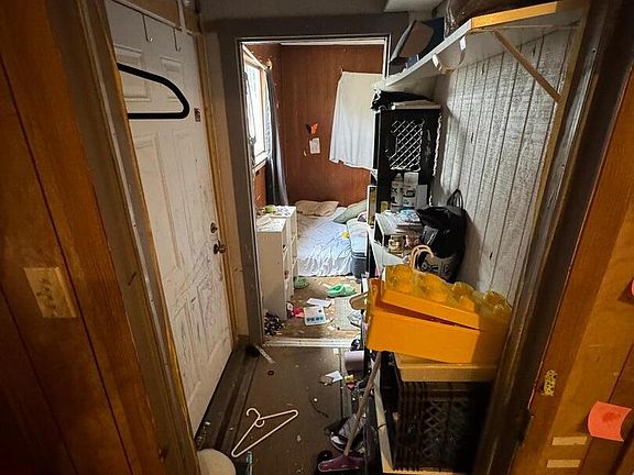 2nd image of 1538 LAMAR