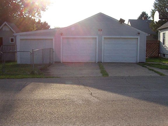 4th image of 827 Wintermute Ave