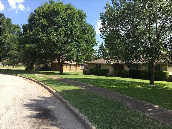 2nd image of 818 Bordner Dr