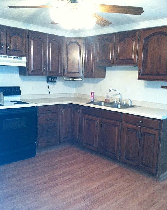 2nd image of 223-225 Kennedy St