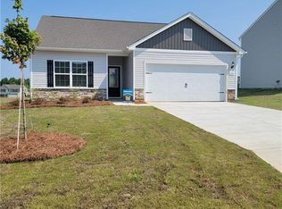 304 Dixieland Ct, King, NC 27021