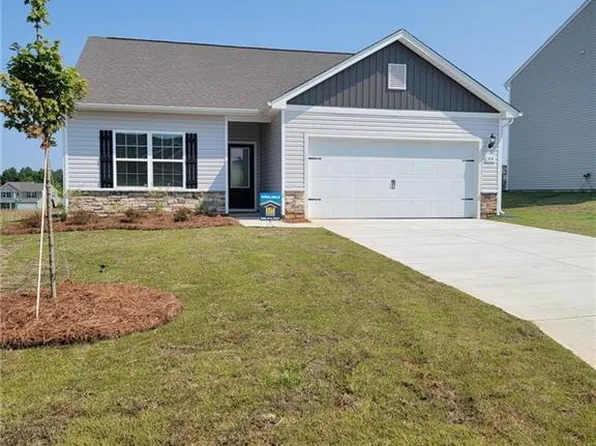 304 Dixieland Ct, King, NC 27021