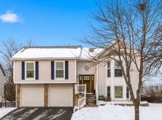 1032 Oaktree Trl, Lake Villa, IL 60046