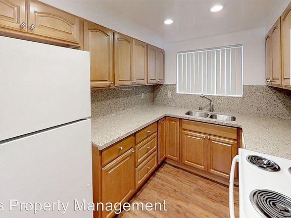 4th image of 240 Richfield Dr APT 4