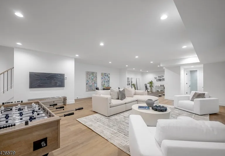 27 Feldman Ct — Photo 34