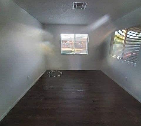 2nd image of 216 E 6th St APT B