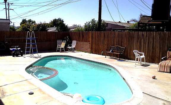 5th image of 620 Sandalwood Dr