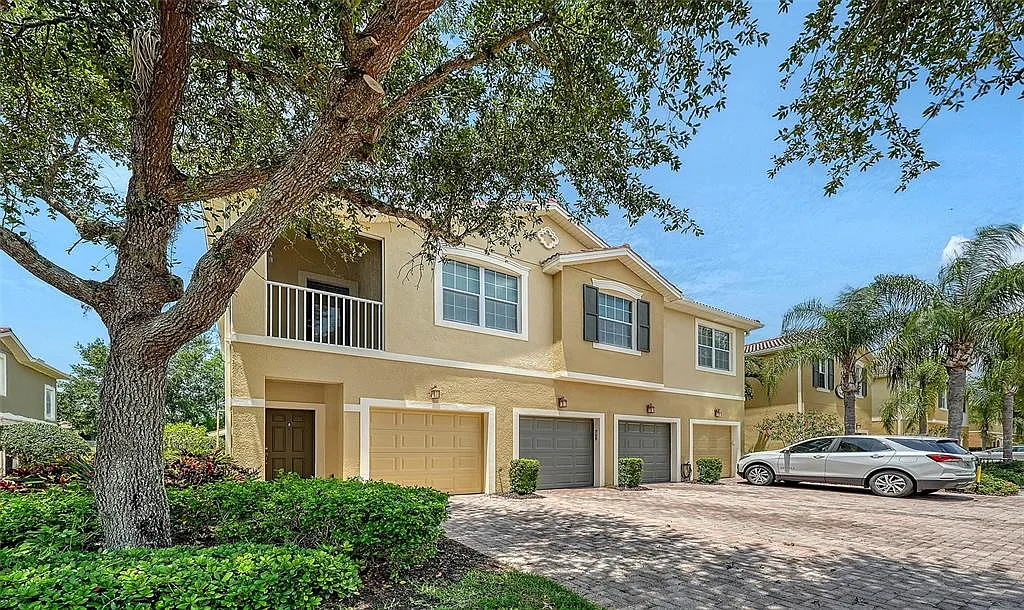 2 bed, 2.0 bath, 1036 sqft, $2,100 — Photo 1