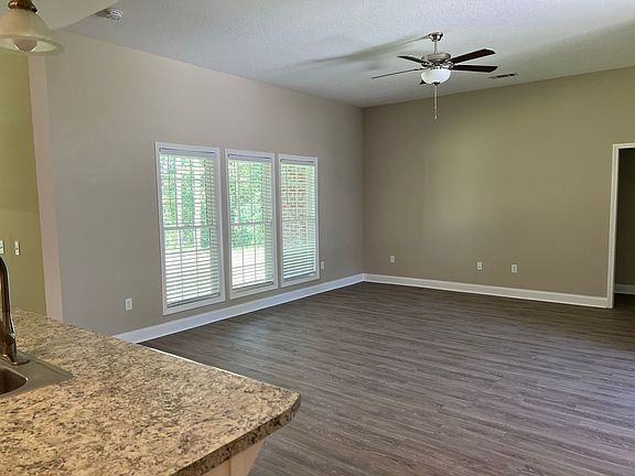 5th image of 409 Quarter Hole Ct