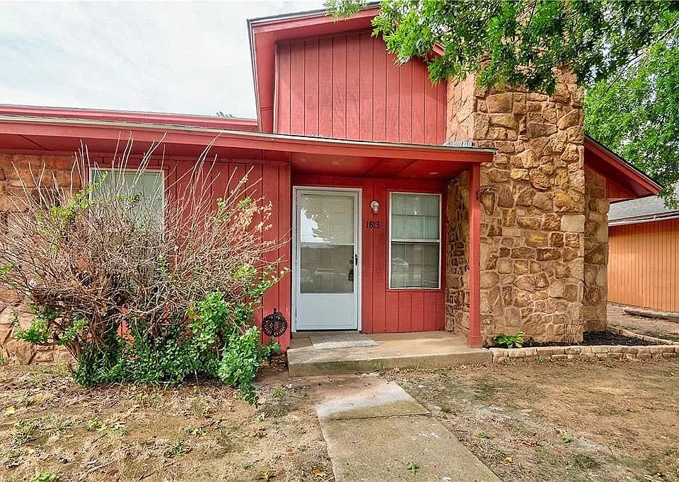 1st image of 1813 Southcrest Dr
